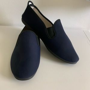 { Flossy Style} Slip on Plimsolls in navy